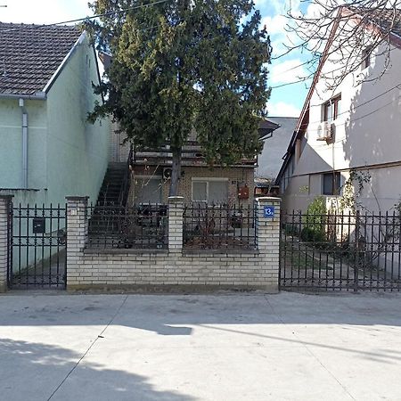 Apartment Minimal Novi Sad Buitenkant foto