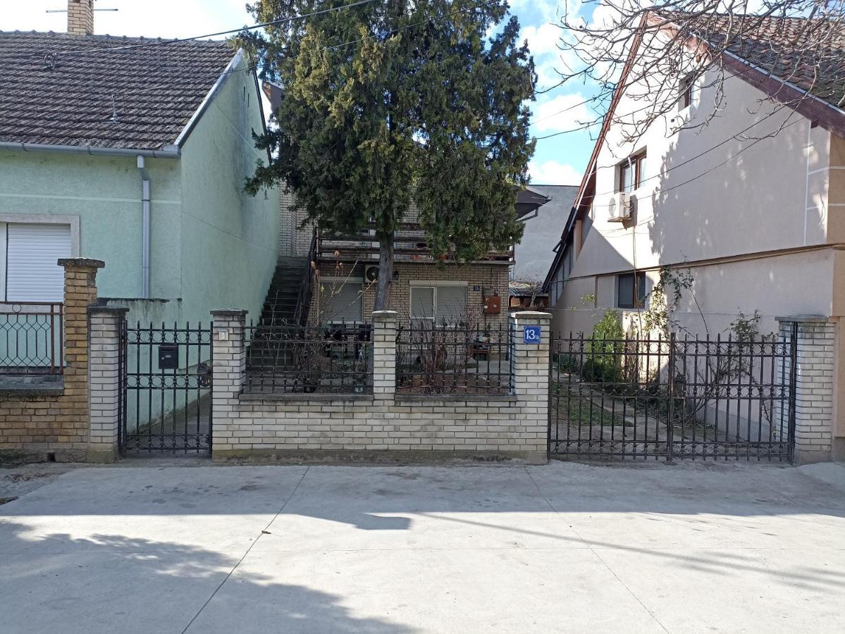 Apartment Minimal Novi Sad Buitenkant foto